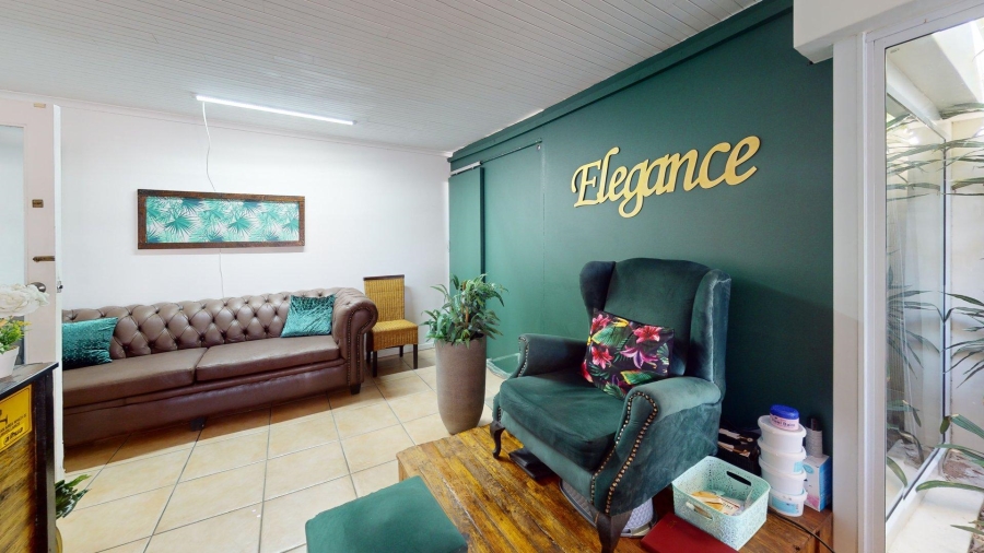 8 Bedroom Property for Sale in Summerstrand Eastern Cape